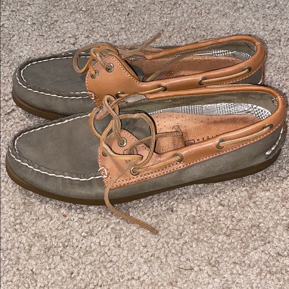 Sperry topsider with non-marking sole. - Picture 2 of 3
